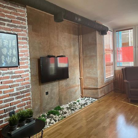 Industrial Magic On Pedestian Zone Apartment Skopje Bagian luar foto